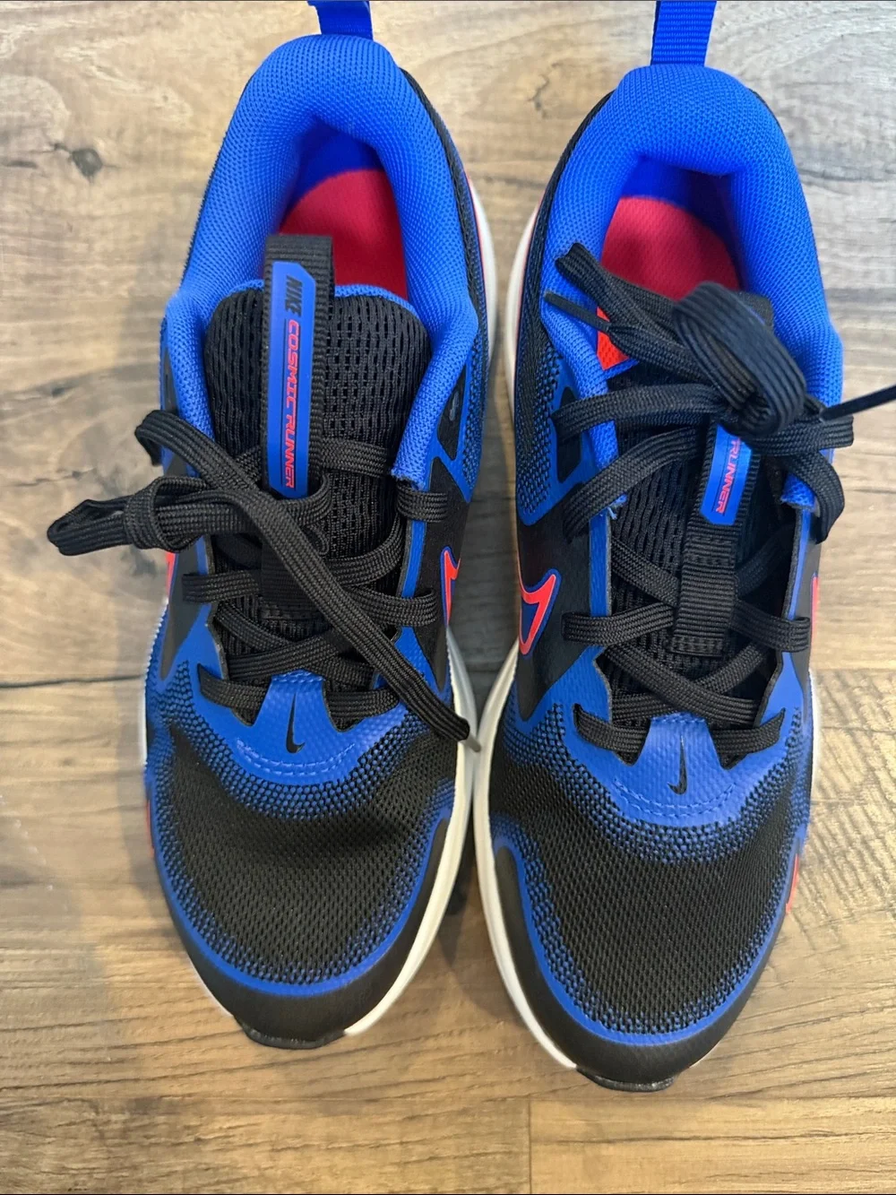 Nike Kids Cosmic Runners Blue and Black Sneakers with Red Swoosh (size 4)